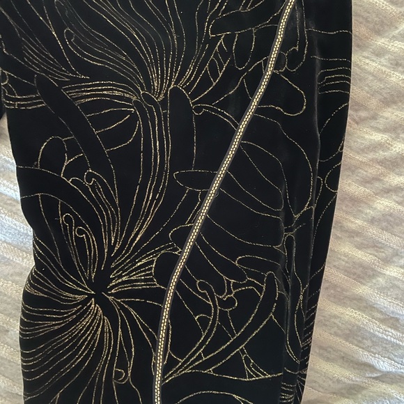 NWT Chloe runway black velvet gold embellished gold jogger pants, size 34/2/xs - Picture 11 of 11